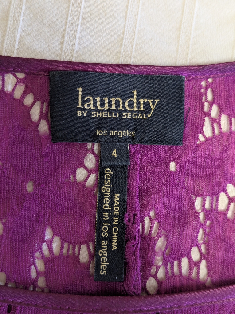 Laundry By Shelli Segal Burgundy Lace Shift Dress with Balloon Sleeves - Picture 4 of 5